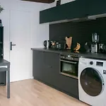Charming Studio In The Heart Of The Marais